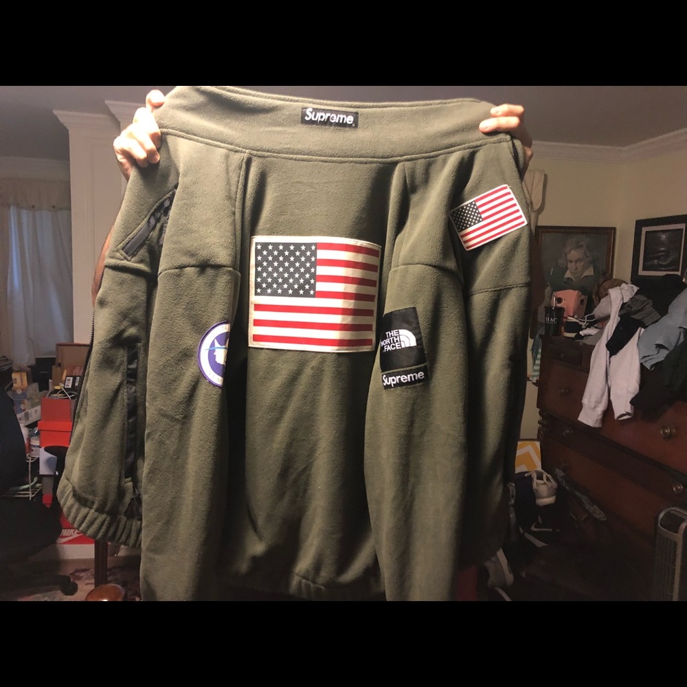 Brand new supreme north face fleece Xl